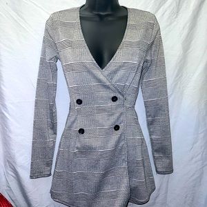 Black & Whit Plaid Short Jumper